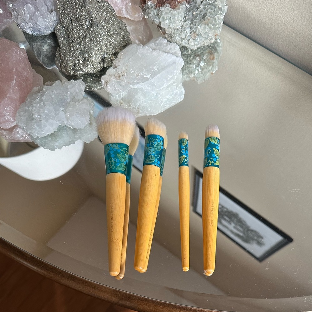 Limited Edition Ecotools Brush Set